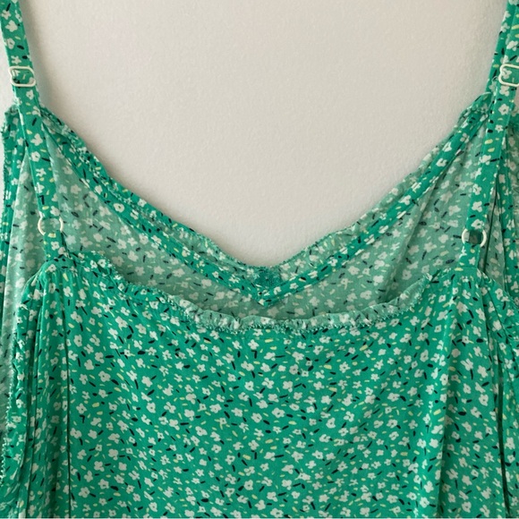Old Navy Printed Ruffled V-Neck Cami Top - Picture 6 of 10